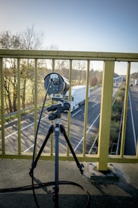 A11: Blitzer auf einer Brücke sind nicht ungewöhnlich.