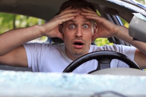 Unterschätzt, wie lang der Anhalteweg bei 50 km/h und einer Sekunde Reaktionszeit wirklich ist?