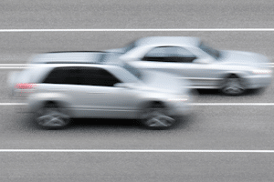 Feste und mobile Blitzer auf der A656 überwachen die Einhaltung des Tempolimits.