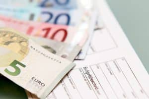 Von einem Blitzer auf der B51 ertappt: Wie hoch kann das Bußgeld ausfallen?