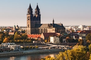 Kfz-Zulassungsstelle Magdeburg: Unter welcher Telefonnummer erreiche ich die Behörde?