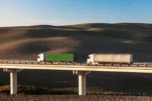 Für Lkw herrscht ein Nachtfahrverbot sowohl in Deutschland als auch in anderen europäischen Ländern.