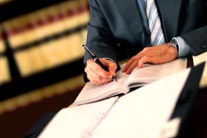 Schmerzensgeld bei einer Rippenprellung: Ein Anwalt hilft Ihnen weiter!