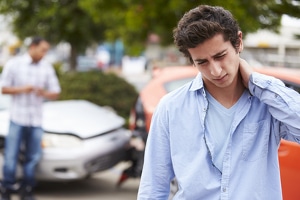 Eine Verkehrsunfallanzeige kann jedermann erstatten.