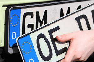 In Viersen beim Straßenverkehrsamt ist Ihr Wunschkennzeichen online zu reservieren.