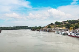 Schiffsführer können einen Wasserstand über ELWIS abfragen oder Schleusenbetriebszeiten einsehen.