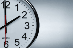 In Zeven bietet die Zulassungsstelle tägliche Öffnungszeiten an. Vormittags können Sie grundsätzlich jeden Wochentag hingehen.